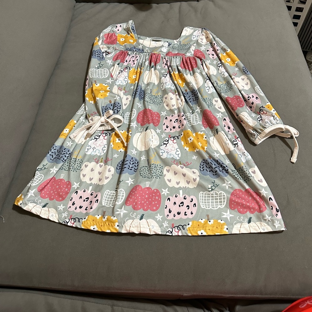 Girls dress